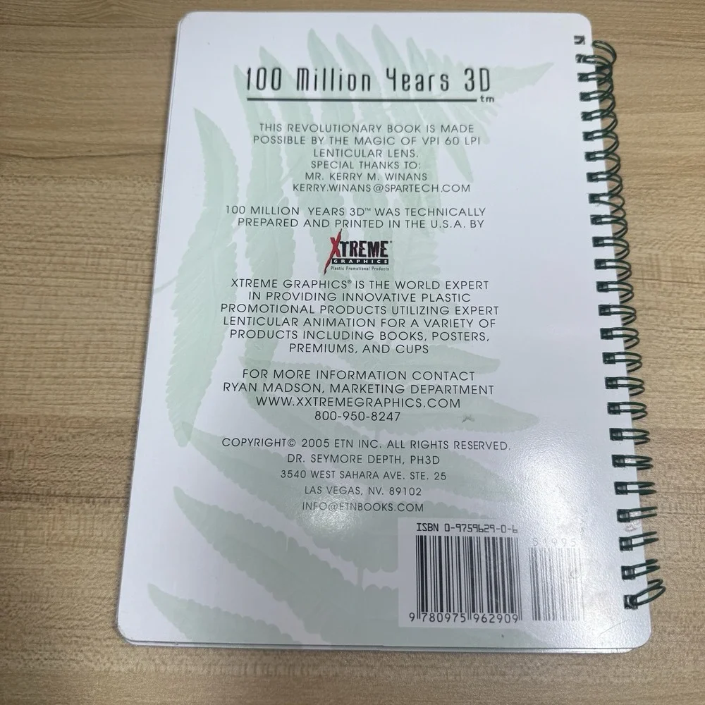 100‎ Million Years 3D Dinosaur Book Lenticular Lens Xtreme Graphics 2005